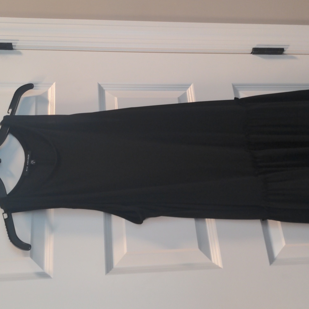Sleeveless dress